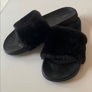 Black Fluffy Slides